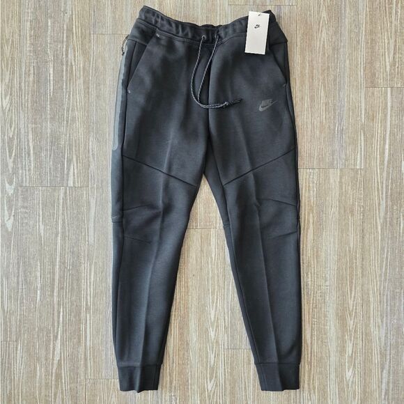 Nike Sportswear Tech Fleece Joggers Triple Black Men’s Size Medium M HV0959-010 - Picture 1 of 16